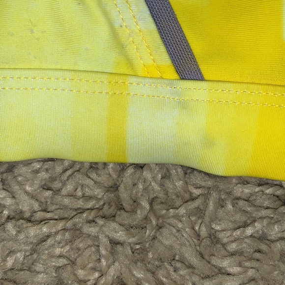 EUC Under Armour medium bikini top only - Picture 3 of 7